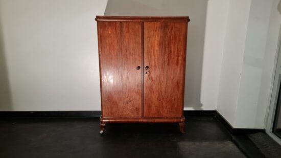 Apothekerschrank