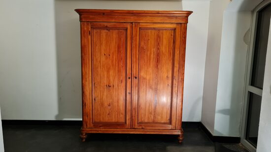Kleiderschrank
