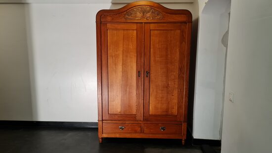 Kleiderschrank