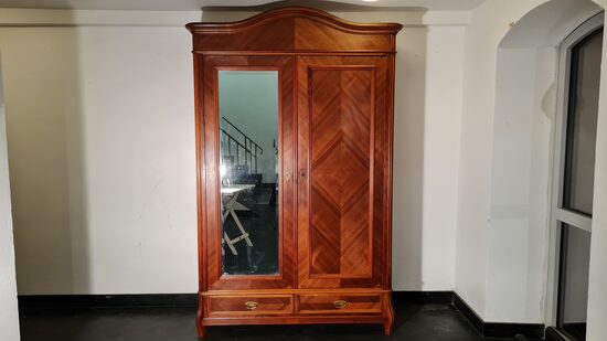 Kleiderschrank