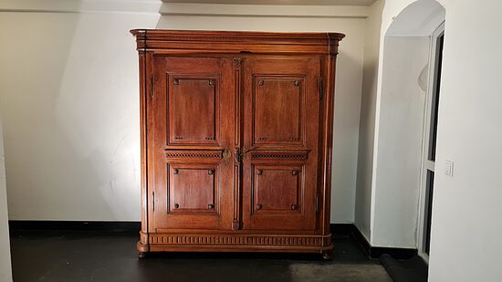 Kleiderschrank
