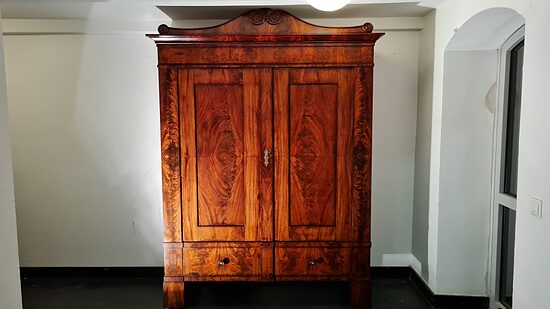 Kleiderschrank