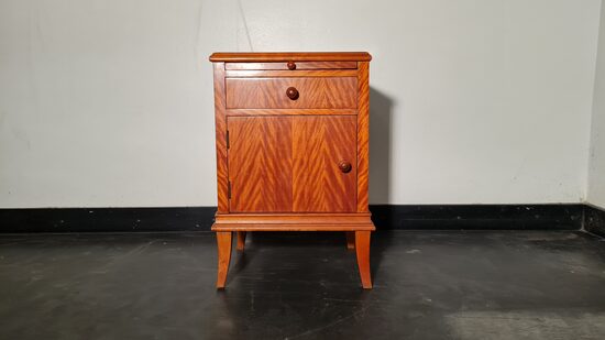 Nachtschrank