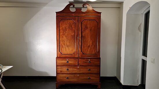 Wäscheschrank