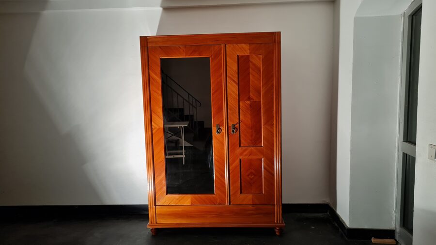 Schrank